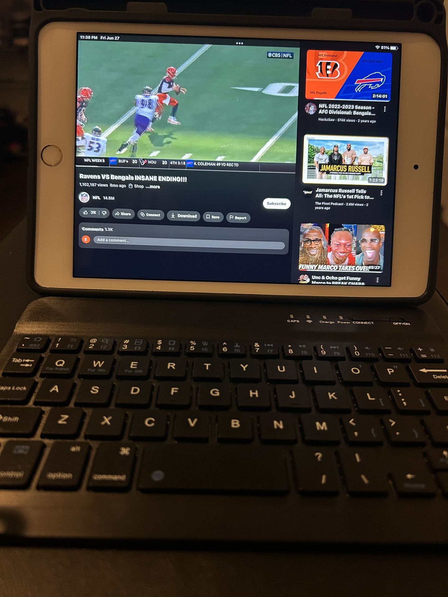 iPad Mini 4 (GOLD) 128 GB With Keyboard