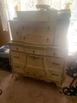 Dresser FREE!