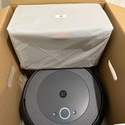 Brand New Black IRobot Roomba I5+ Vacuum 