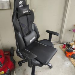 Fuqido Gaming Chair