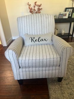Accent chair