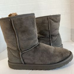 Women’s Size 6 UGG Boots 