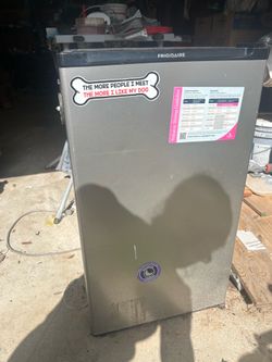 Mini fridge