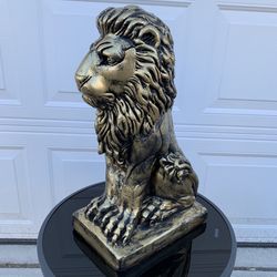 Sitting Lion Statue 