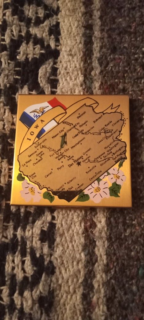 Vintage Elgin American Antique Compact