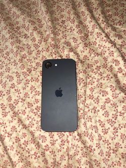back camera is shattered, but it works perfectly iPhone 16e black the back camera is shattered, but it works perfect perfectly