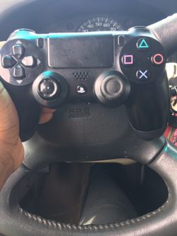 PS4 controller