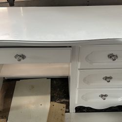 Elegant French Provincial white desk student kid’s desk modern L48”*D20”*H30”(address in description