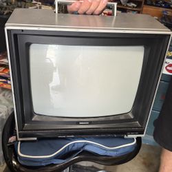 Montgomery Ward Vintage 13” Portable MODEL NO. GOJ 12396