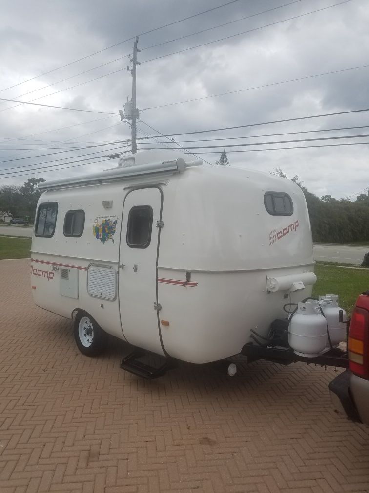 Camper trailer Scamp 16 ft Deluxe