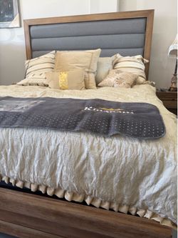 Camas Disponibles ()Bedroom Set in Stock