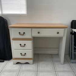 Wooden desk with 4 drawers