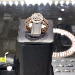 10k Rose Gold With Diamond Ladies Ring!!!