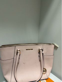 Micheal kors soft pink leather purse