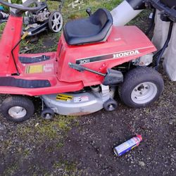 Honda  3011 Riding Mower