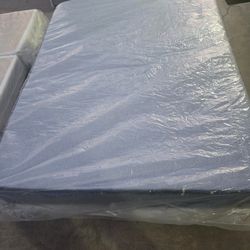 Queen Matress Memory Foam End Box Spring 