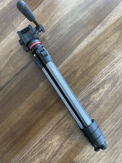 Like new Sunpak - 6240DLX 62" Tripod