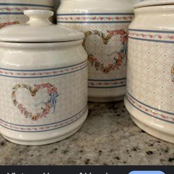 Set Of Kitchen  Canisters  Also Have Salt And Pepper  Shakers  As Part Of Set