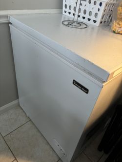 Deep Freezer(Magic Chef)