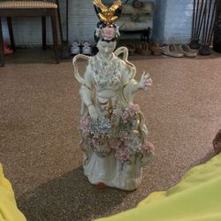 Porcelain Geisha Statue