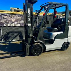 2012 Nissan forklift 5000 pound capacity