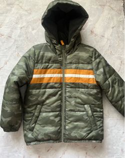 Oshkosh Camo Puffy zipper hooded jacket size 7