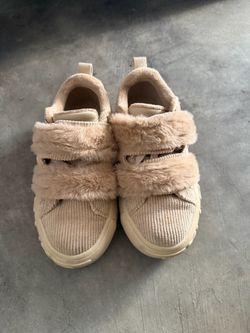 Palladium women’s brown corduroy faux fur strap sneakers