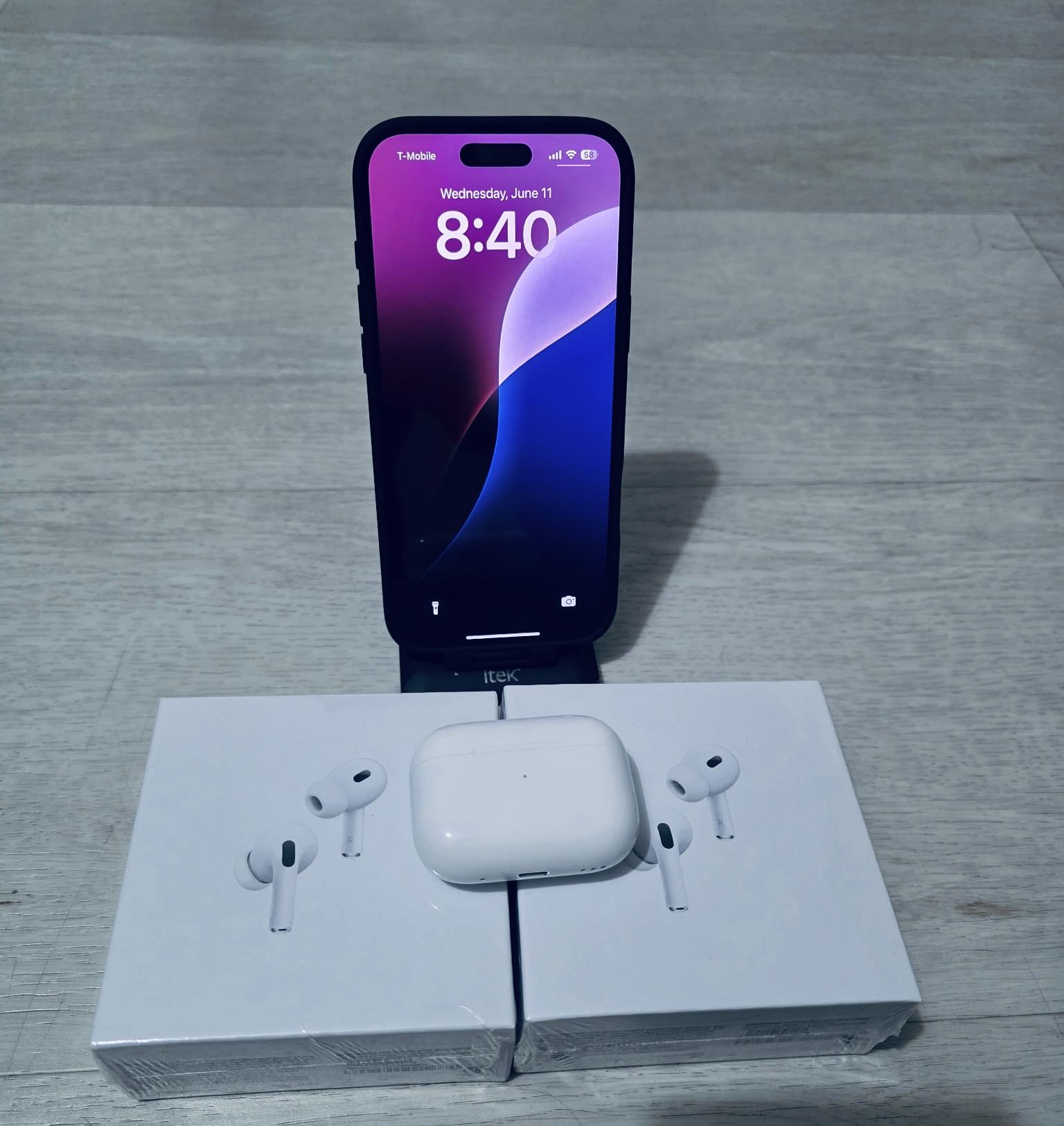 Bluetooth Wireless Earbud Headphones Apple AirPods Pro 2 With MagSafe Charging Case New