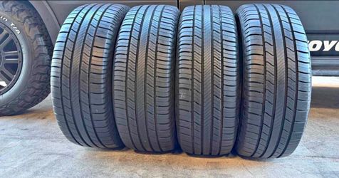 225/65/17 Michelin vendo un set de llantas usadas excelente condiciones de vida las 4 ✅🤩I am selling a set of used tires, all 4 in excellent living c