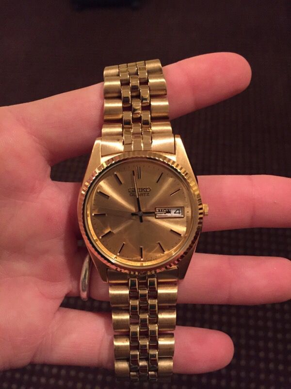 Seiko Men's Gold Quartz Day Date Water Resistant 7N43-8111 Wrist Watch for  Sale in Acworth, GA - OfferUp