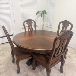Round dinner table for sale