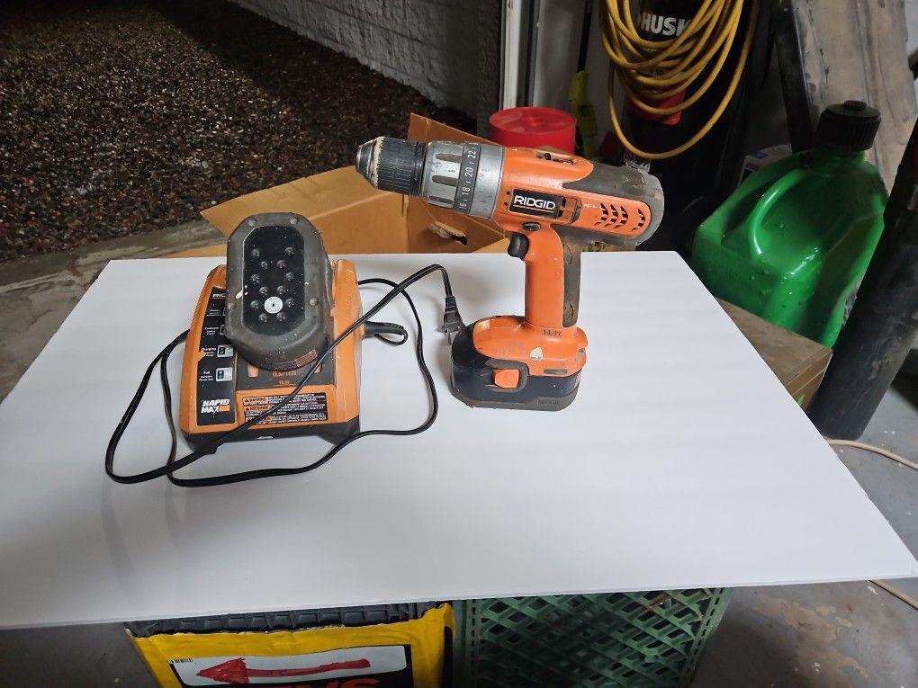 Ridgid Rapid MAX 14.4V cordless 3/8" Drill/driver In Chandler With Charger & 2 Batteries 