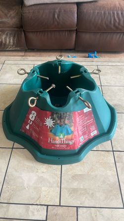 Christmas tree stand for trees up to 8 foot