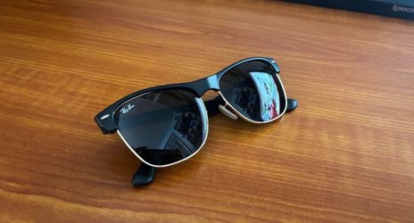 Ray-Ban Sunglasses Men's Black and Gold