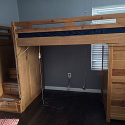 Litter includes mattress. 