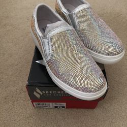 SKECHERS SPARKLY SLIP-ON SHOES