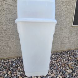 Rubbermaid Wrapping Paper Container 