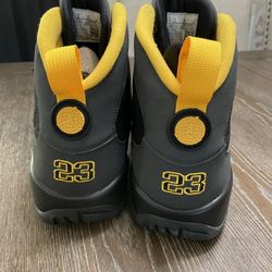 Air Jordan 9 Retro Dark Charcoal University Gold 