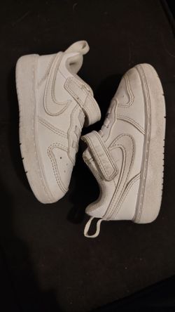 Nike court borough low  size 7c