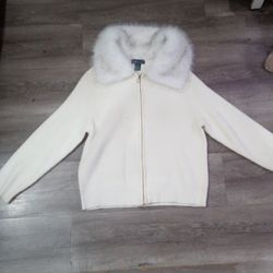Off White Knitt Top With Fur