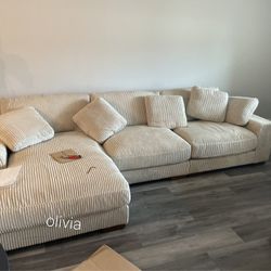 Lindyn 3 Piece Sectional & Couch, Comfortable Sofa& Beand New