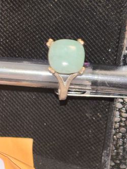 Vintage ring jade stone