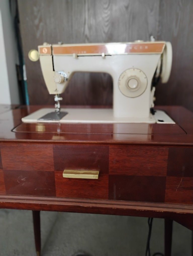 Singer Sewing Machine