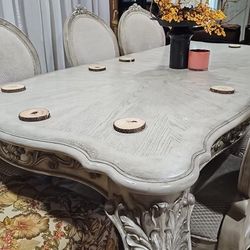 Dinning Table 