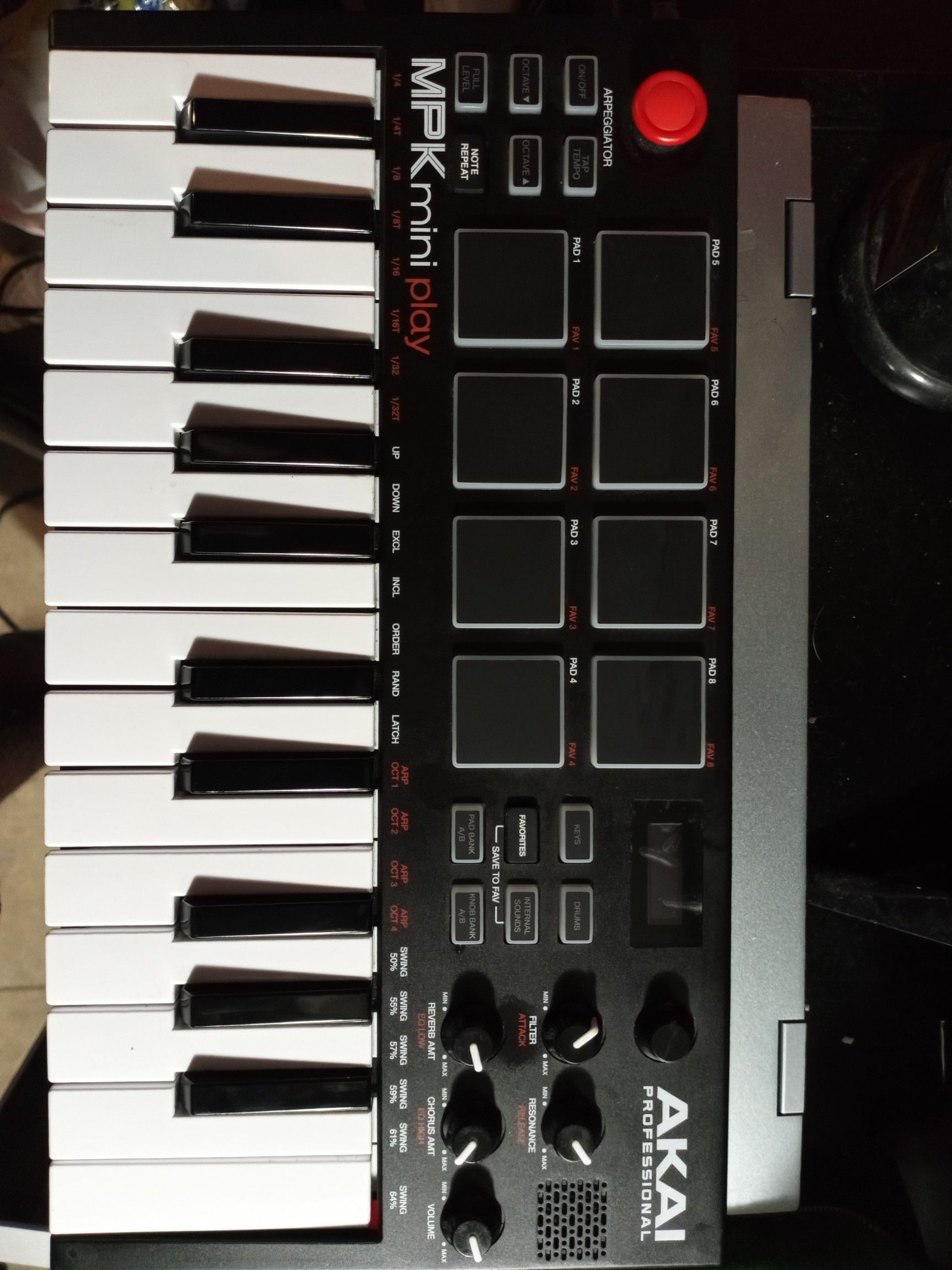 AKAI MPK Mini Play