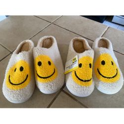 Women’s Slippers.. New .. $4 each pair
