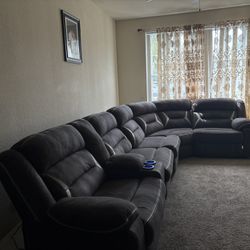 6 Piece Dual-Power Recliner 