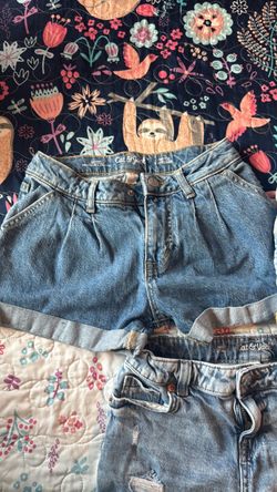 Cat & Jack Girl Shorts size M (8)