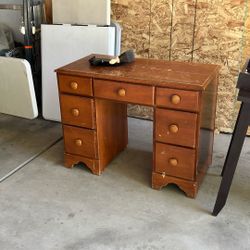 1 Each Vintage And Modern student Desks