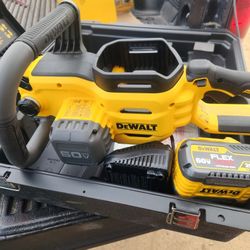Dewalt 60v Chainsaw  20" With 12.0 Battery And Charger